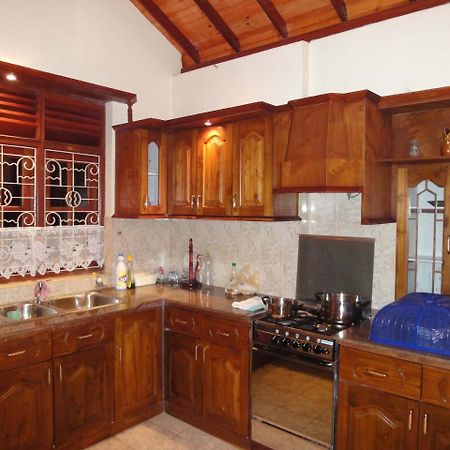 Lidwins Inn 15 Minutes To The Airport Negombo Exterior photo